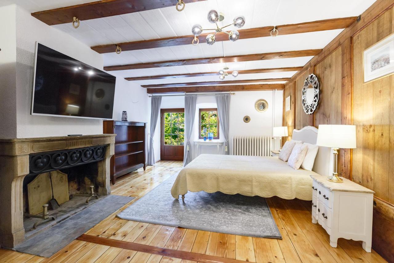 A Castle Spirit Apartment In Chateau Du Chatelard Clarens Exterior photo